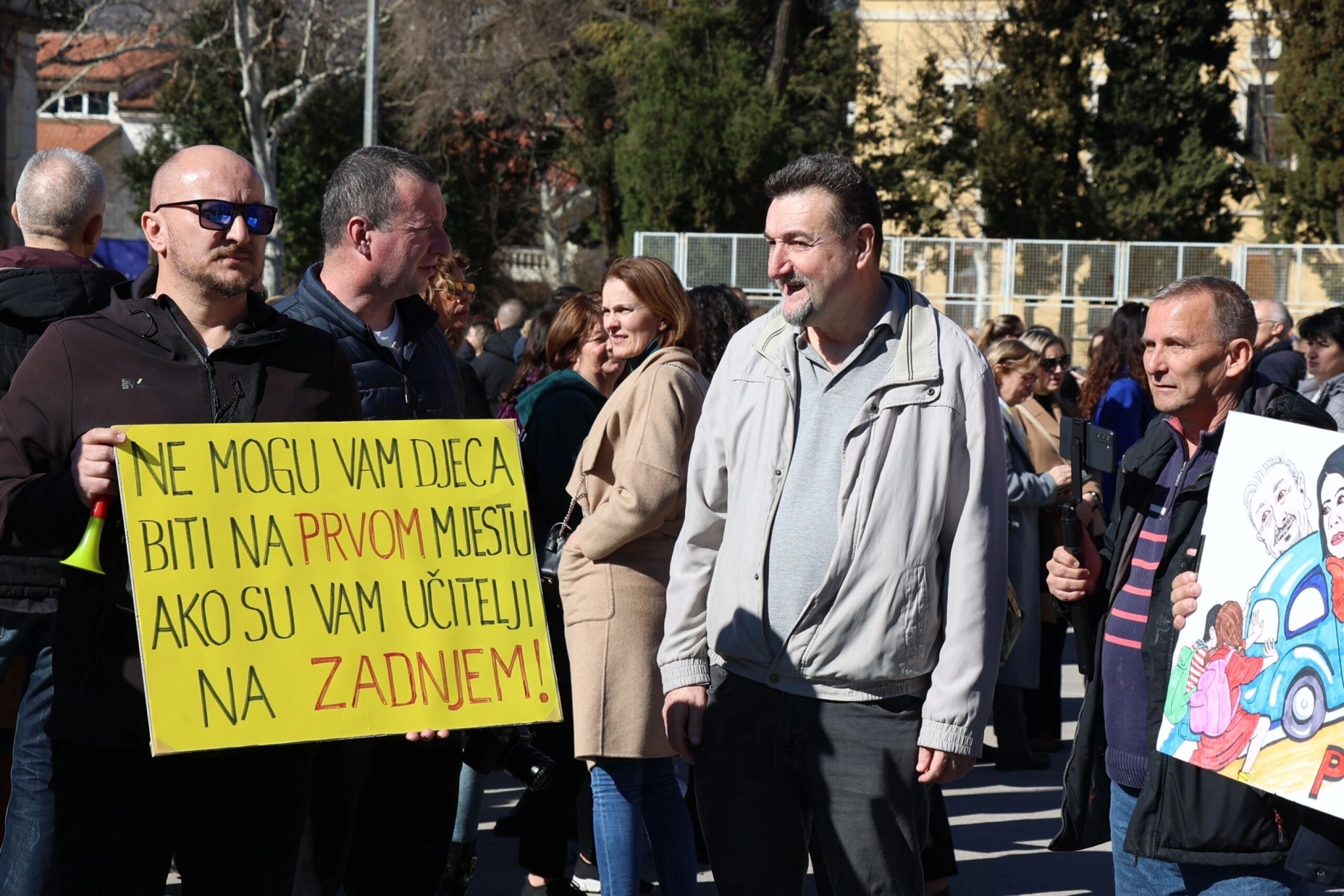 MOSTAR: Učitelji i profesori danas na ulici